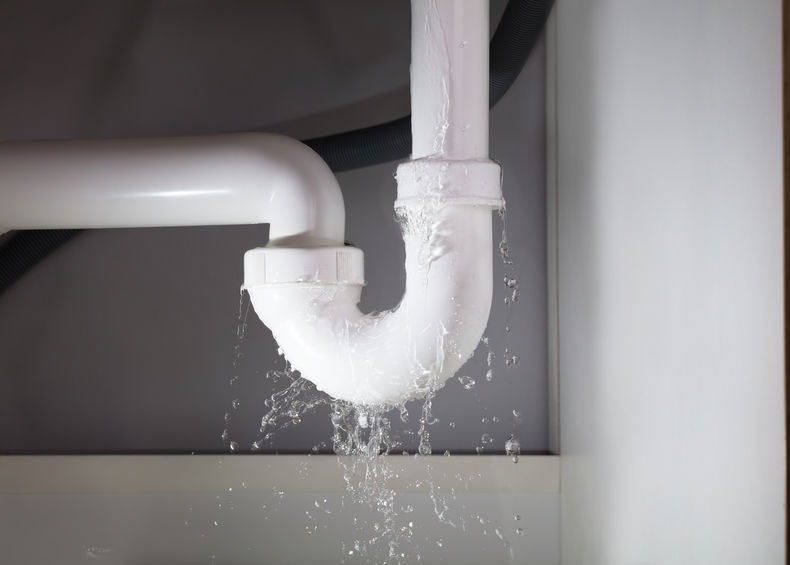 kitchen sink leaking
