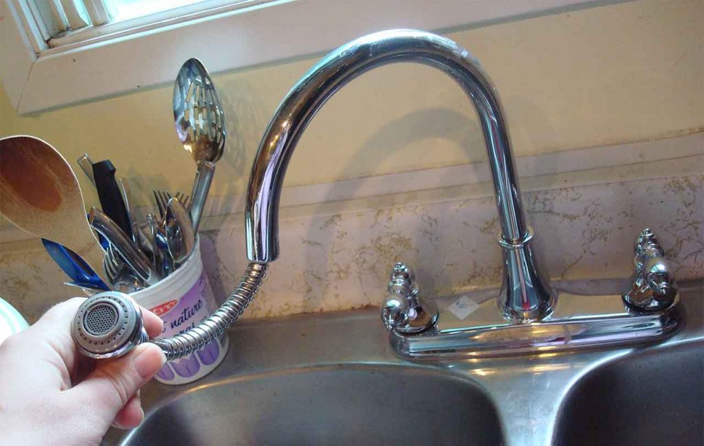 Pull-Down Vs Pull-Out Faucets